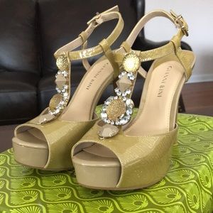 Gianni Bini Gold Platform Heels